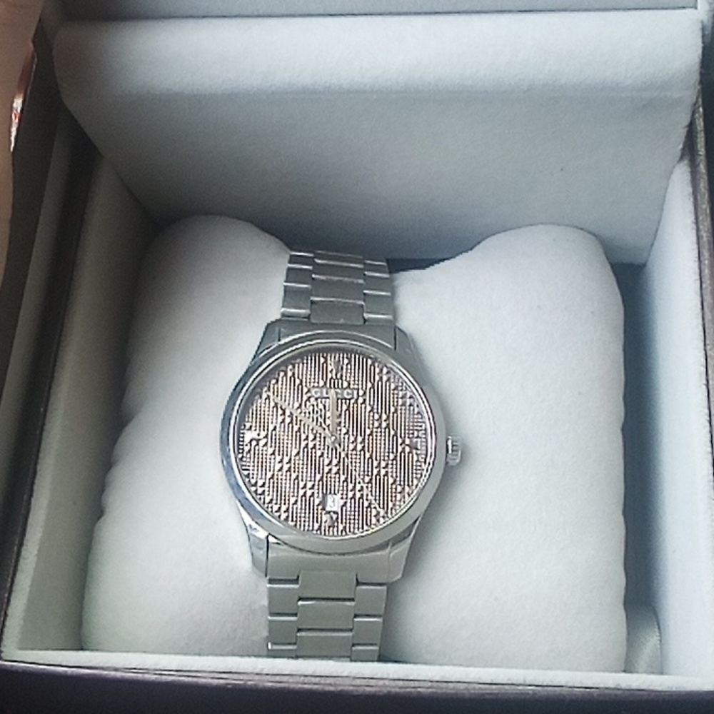 Gucci dark blue diamond luxury watch